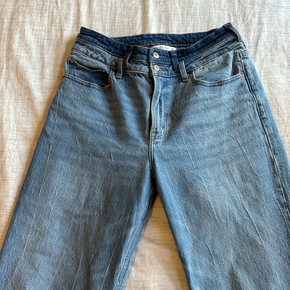 Abercrombie curve love 90s relaxed straight jean